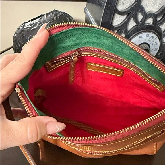 Dooney & Bourke Allison Florentine Tan Leather crossbody - Picture 3 of 9